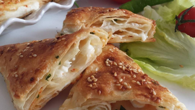 Çıtır Üçgen Börek Tarifi