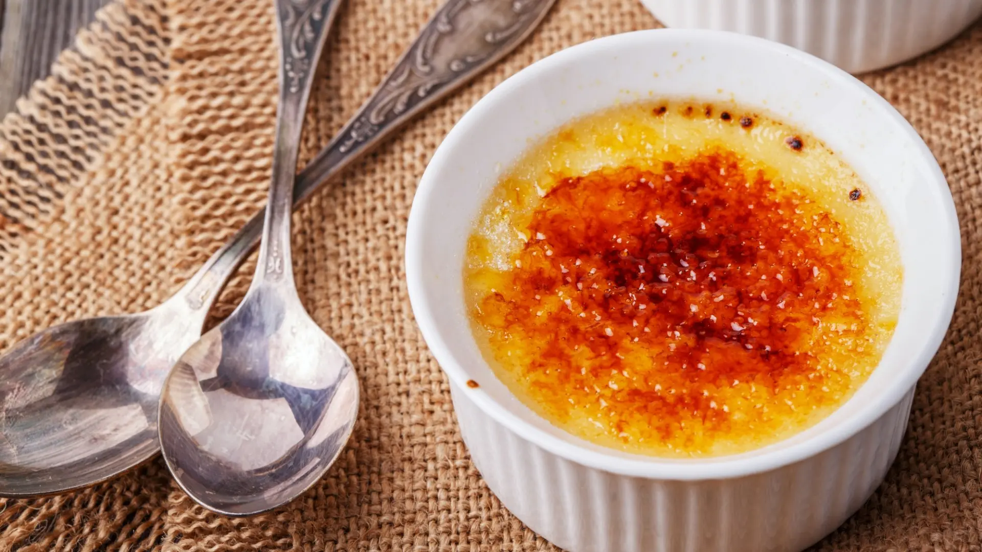 Creme Brulee (Krem Brüle) Tarifi