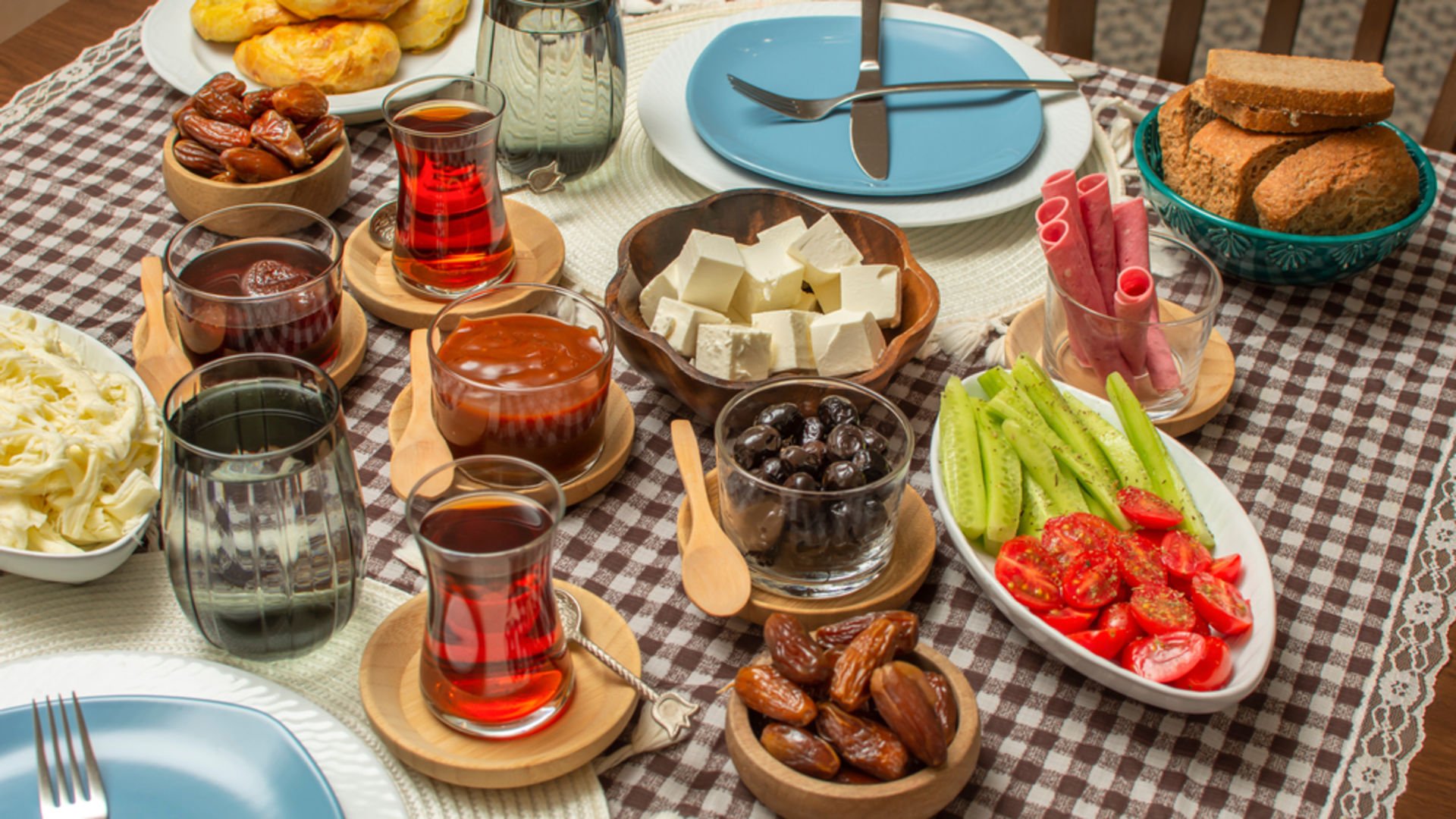 Sahur Yaparken Sağlıklı ve Etkili Beslenme İçin Ne Yemeliyim?