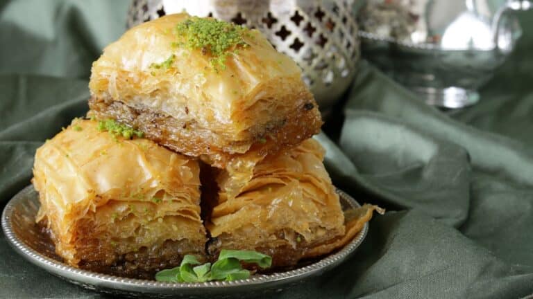 Hangi Türk Tatlısı Sizin Favoriniz? Baklava, Kazandibi, Künefe?